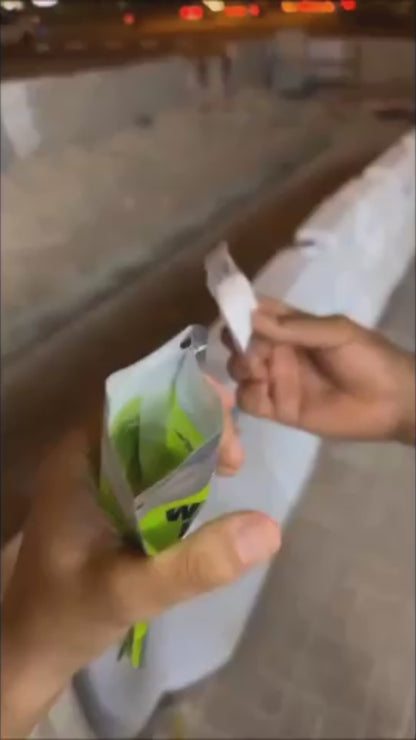 Lámpara LED portátil de agua salada